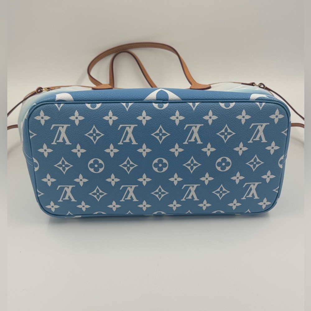 Louis Vuitton Limited Edition By The Pool Neverful - Picture 5 of 14